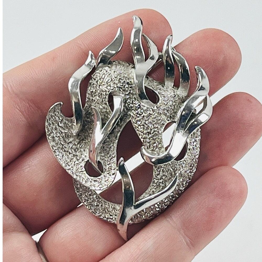 VTG CROWN TRIFARI "FIRE & ICE" BRUSHED & SHINY SILVER TONE FLAMES BROOCH OCEAN S